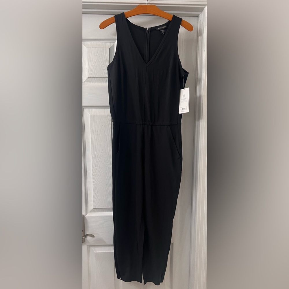 NWT Athleta Classic Black Brooklynn Jumpsuit - Sz 8
Casual, Work, Travel - Picture 8 of 12